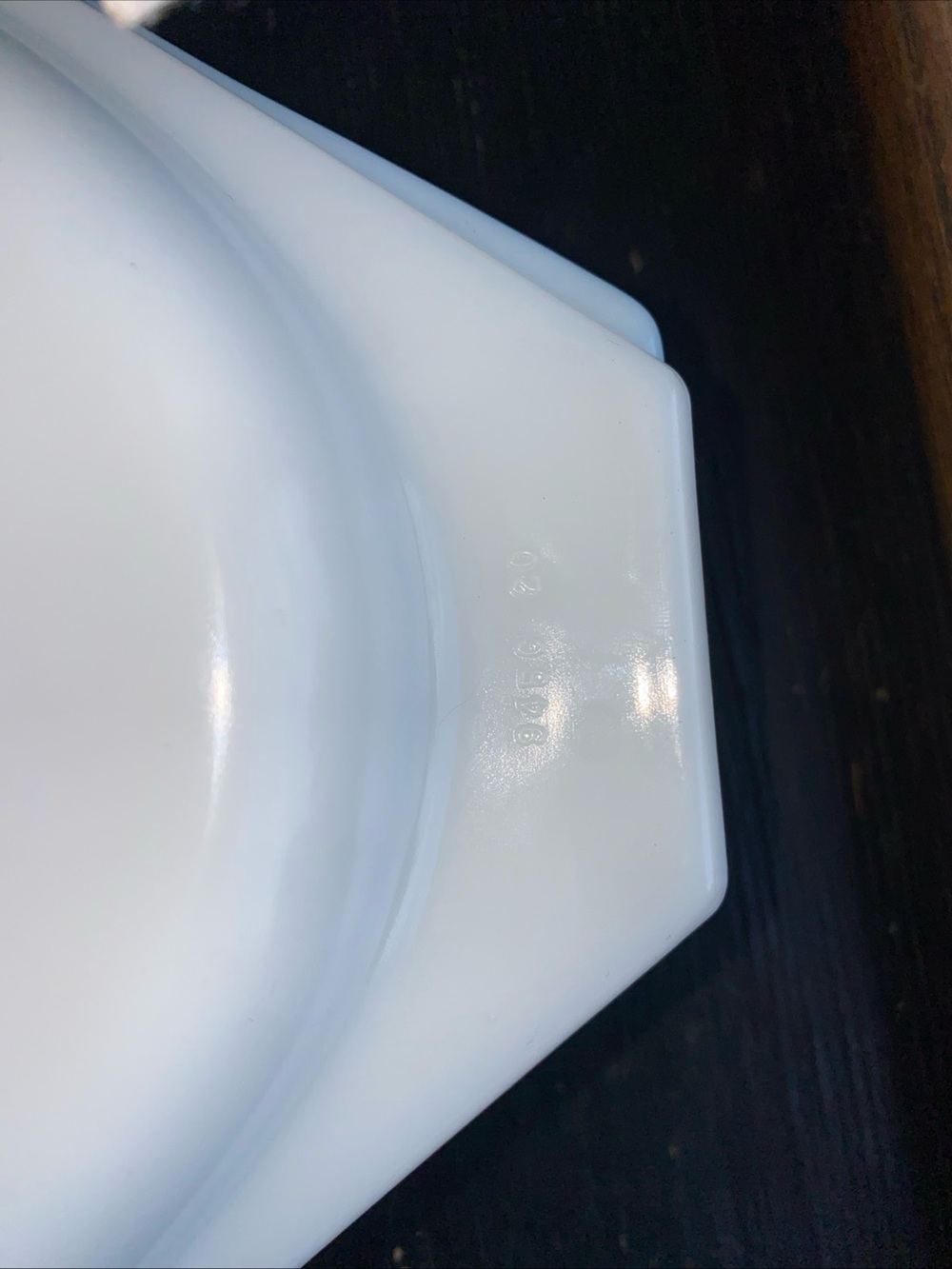 Pyrex White Lid with Blue Floral Band Covered Casserole - Picture 4 of 8